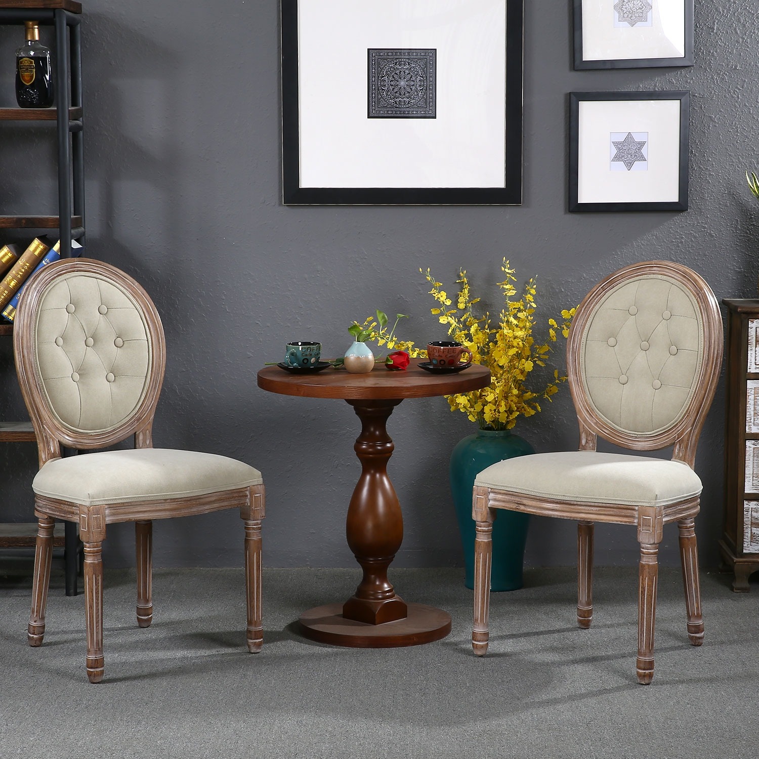 Lot de 2 chaises médaillon Louis XVI Bois massif patiné et Tissu capitonné Beige