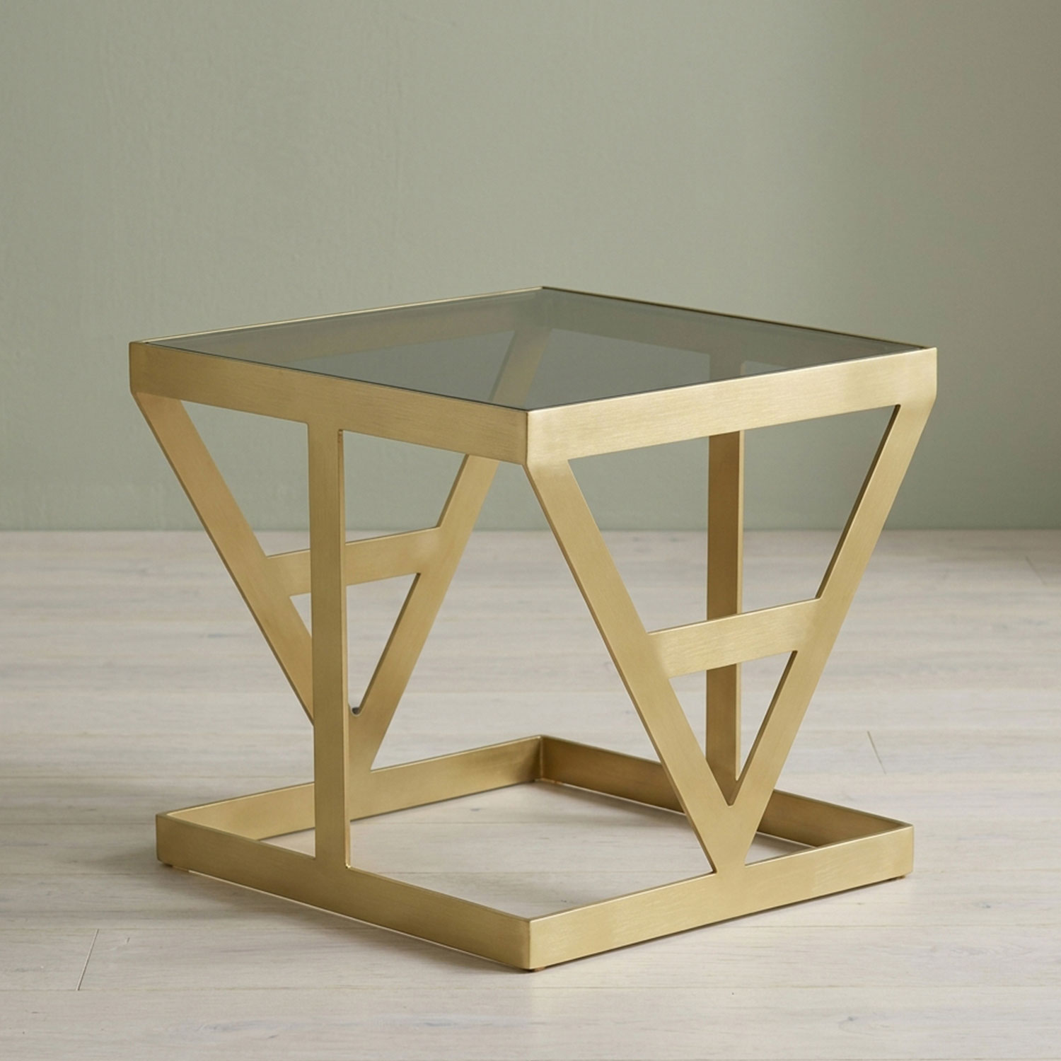 Ensemble de 3 tables d'appoint Amstra en Verre fumé et Métal Or